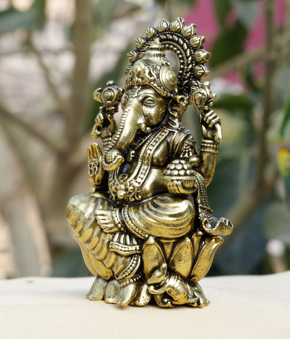 Pure Brass Lord Ganesha Idol | Vighnaharta Ganpati Murti for Prosperity, Wisdom & New Beginnings