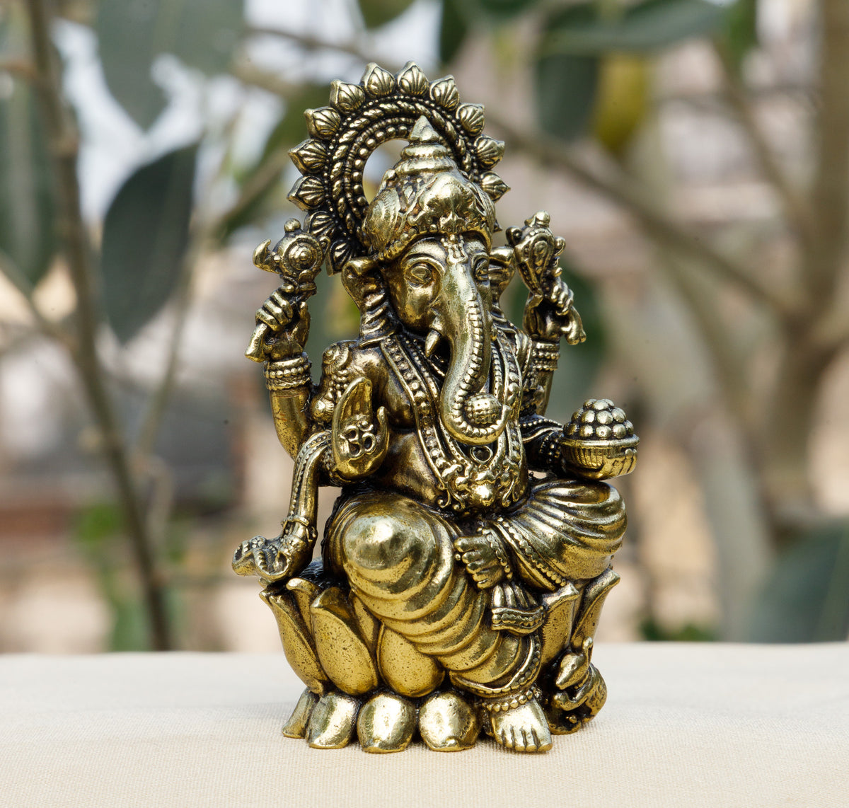 Pure Brass Lord Ganesha Idol | Vighnaharta Ganpati Murti for Prosperity, Wisdom & New Beginnings