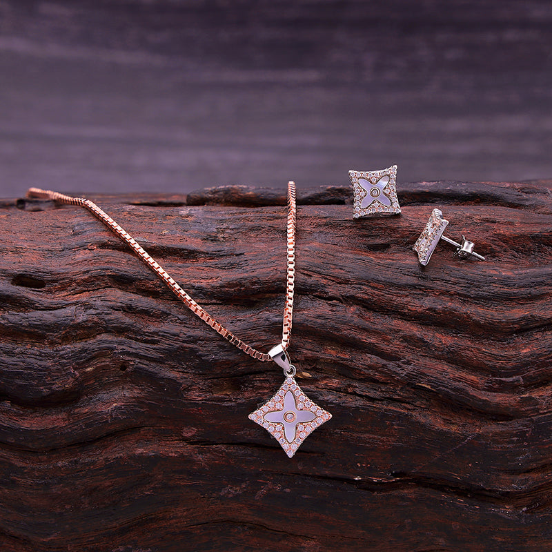 Silver Rombus Shapes Set With Chain